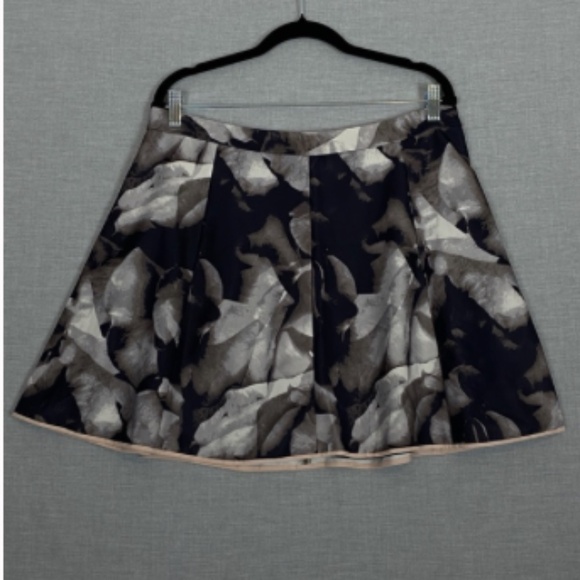 Mossimo Skater Skirt Flare Bottom Sz 14 Greyscale Abstract Pattern Lined - Picture 6 of 6